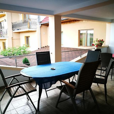 Pensiunea Remus Hotel Novaci-Straini Ngoại thất bức ảnh