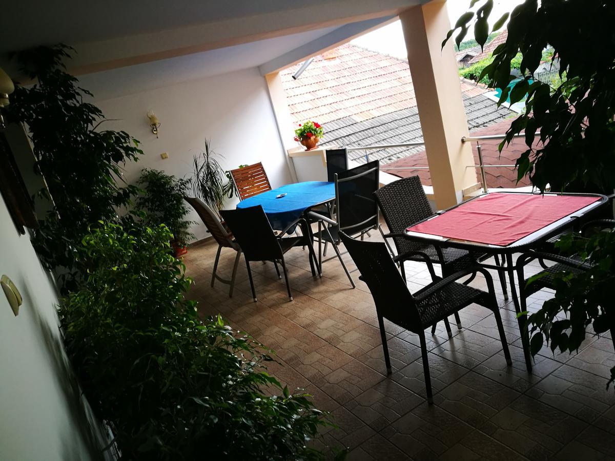 Pensiunea Remus Hotel Novaci-Straini Ngoại thất bức ảnh
